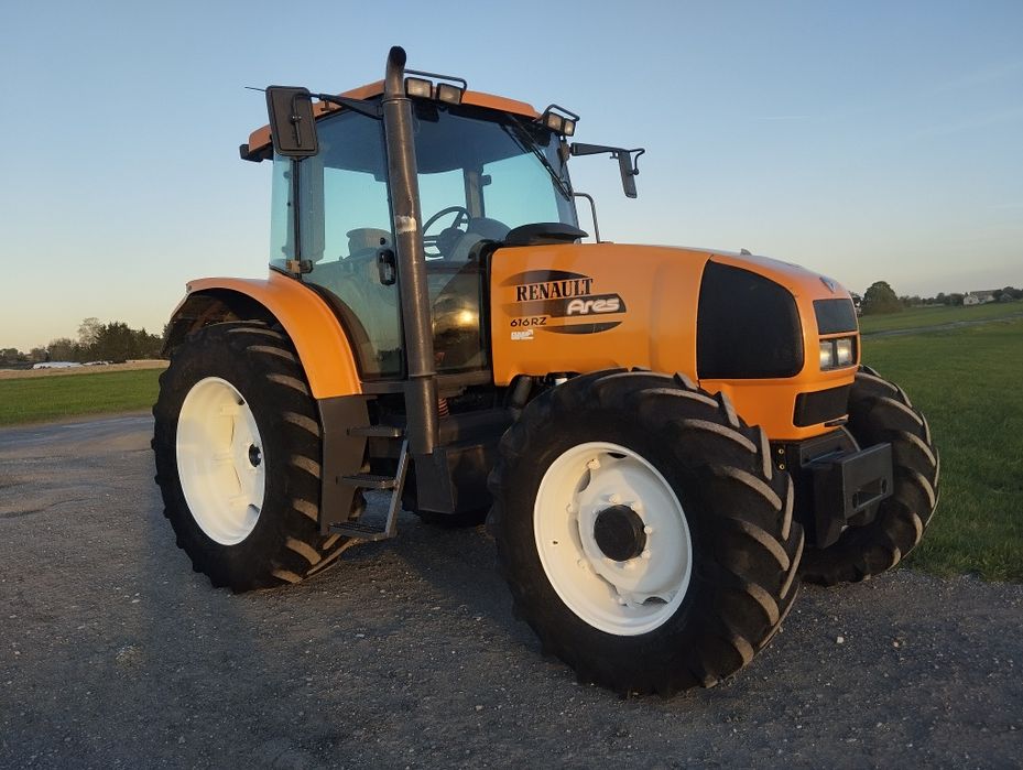 Renault Ares 616