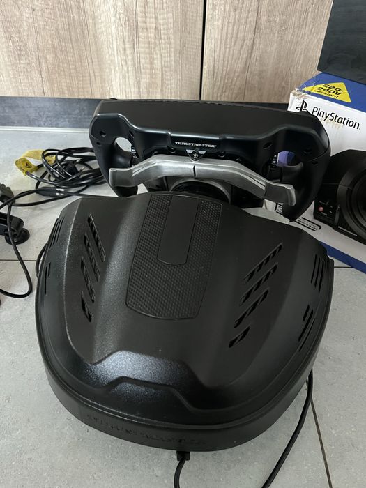 Zestaw thrustmaster symulator kierownica ferrari baza pedaly