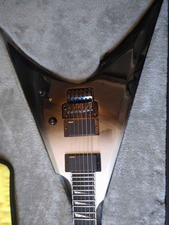 Gitara elektryczna ESP E2 Arrow