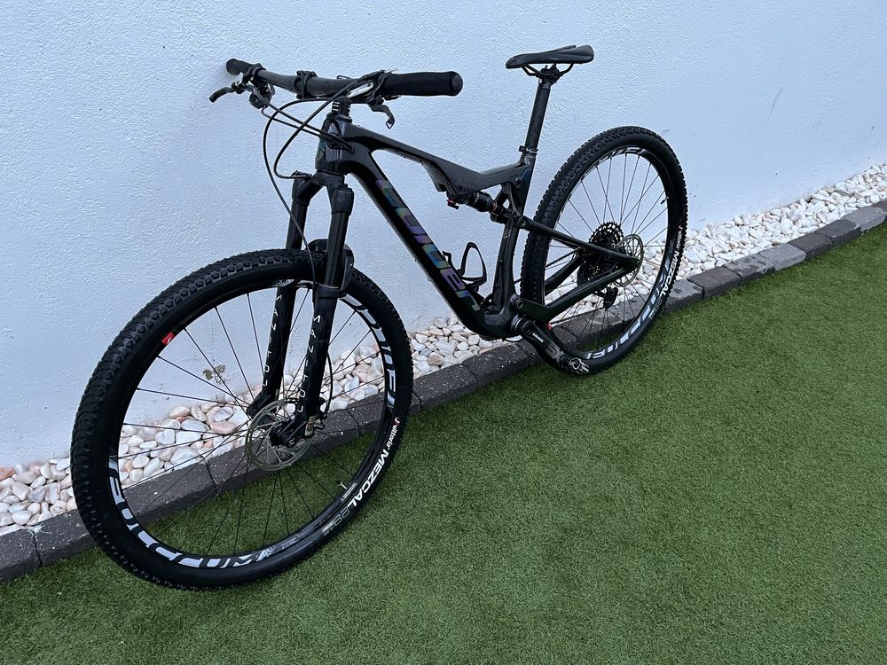 Bicicleta btt carbono