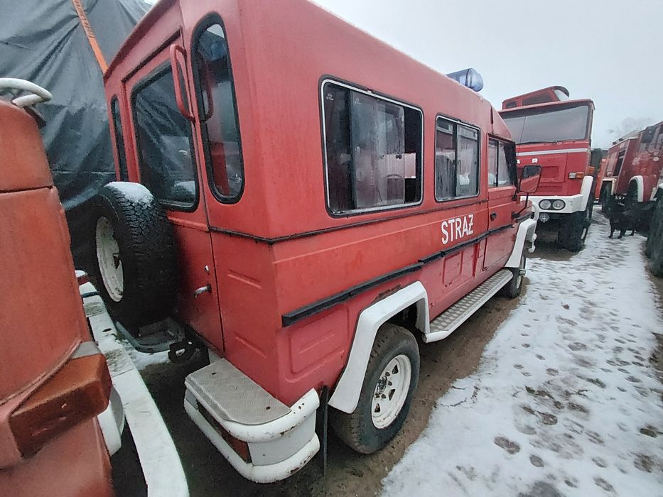 Honker iveco 4x4 9 osób Straż