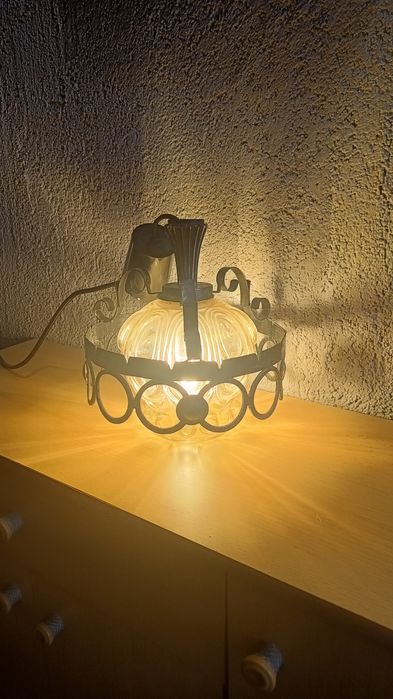 Lampy o rustykalnym, a jednocześnie eleganckim charakterze