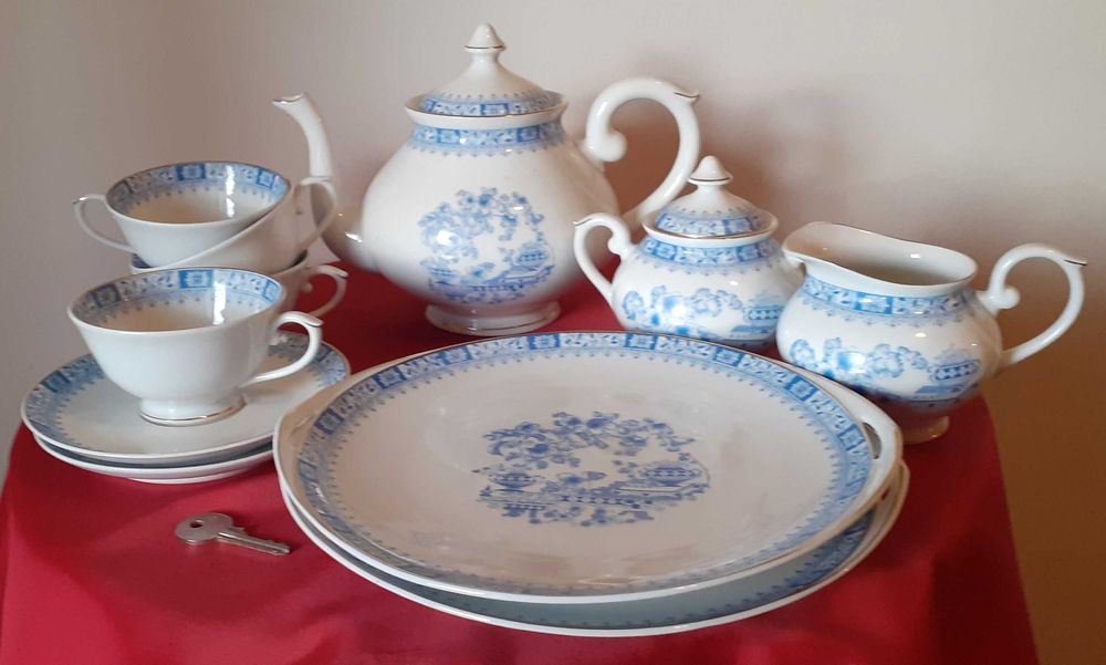 Vista Alegre Serviço Chá incompleto