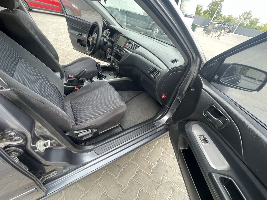 Mitsubishi Lancer 1.6 газ клімат