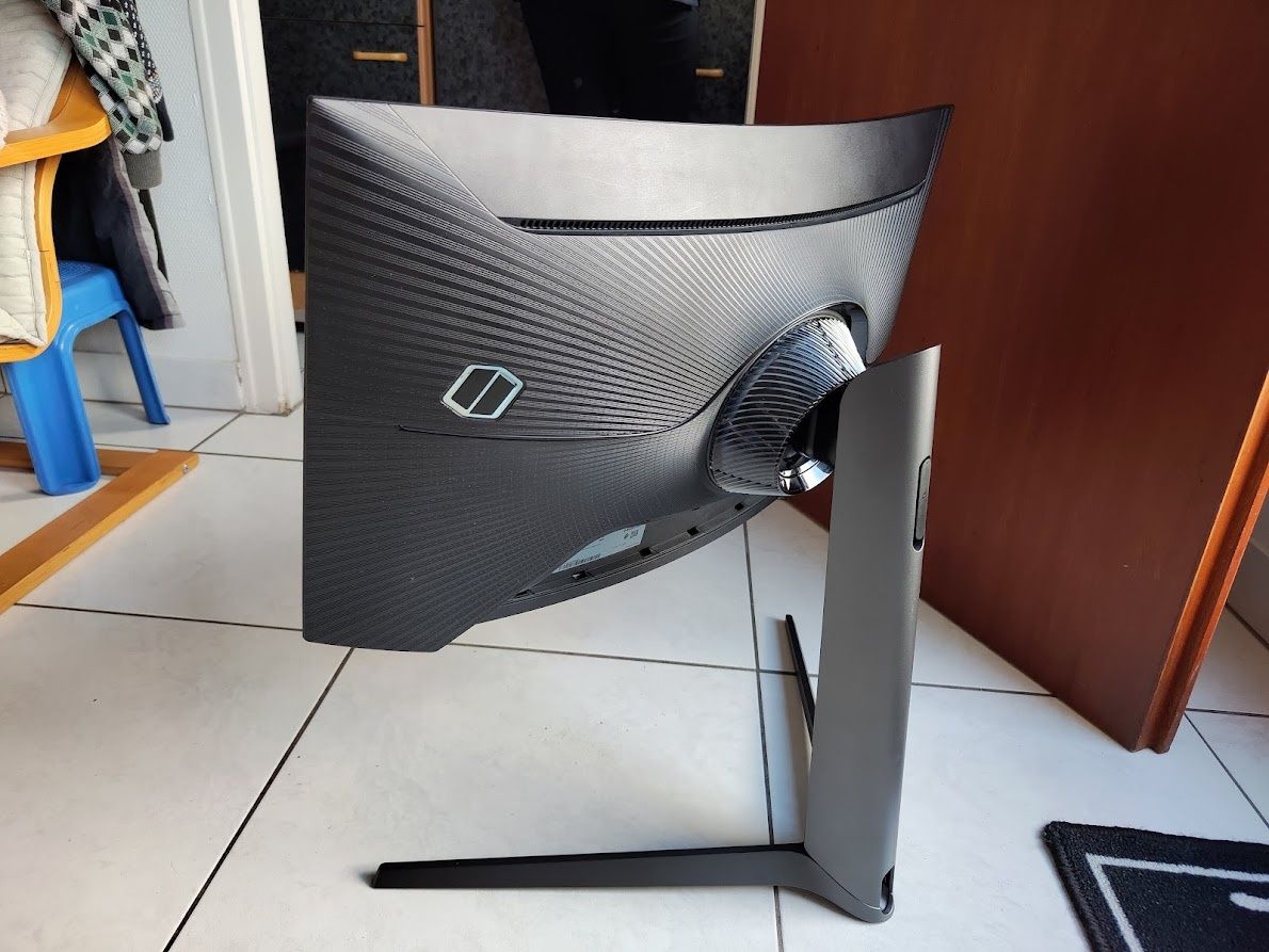 Монітор Samsung Odyssey G7 C27G75TQSUXEN