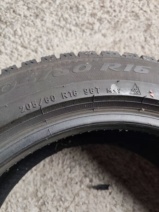 Opony Pirelli 205/60/16 4 szt
