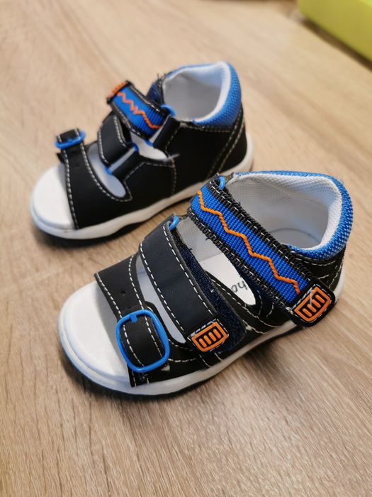 Sandałki dziecięce