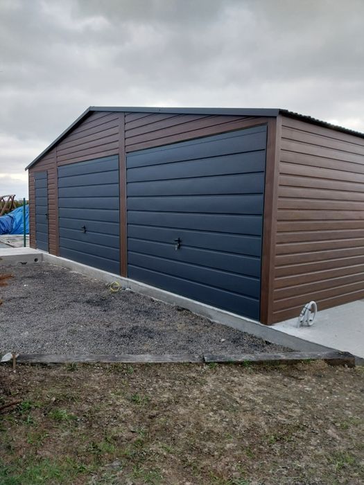 Garaż blaszany blaszak nowoczesny wygląd drewnopodobny