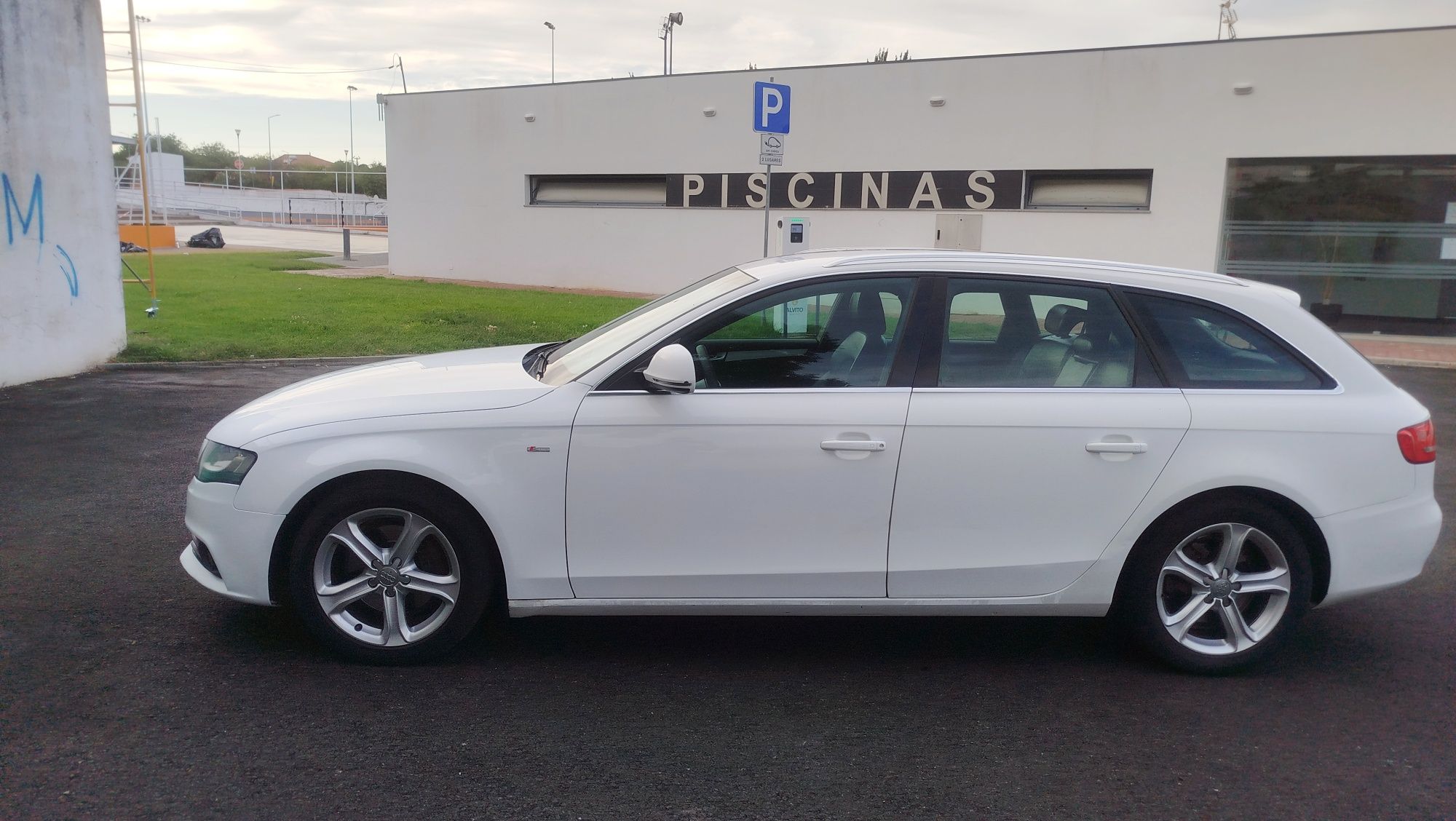 Audi A4 b8 s-line 2.0tdi 143cv 2008/12
