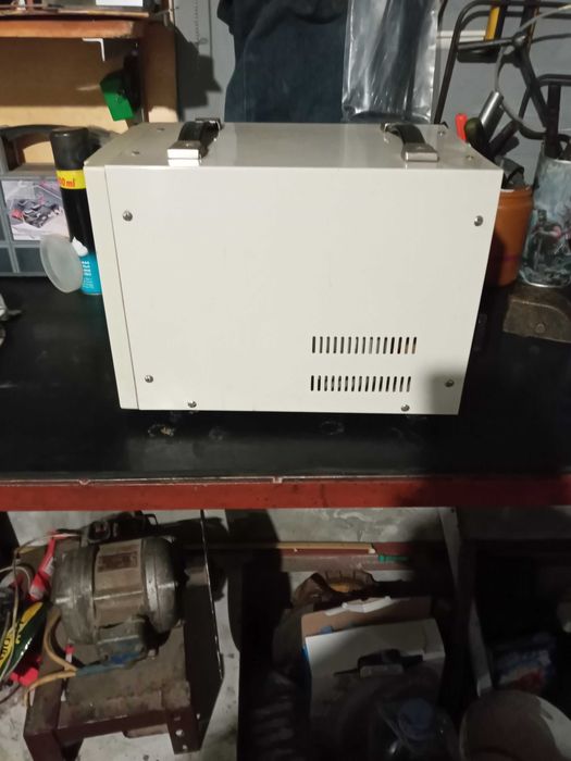 Стабилизатор напряжения