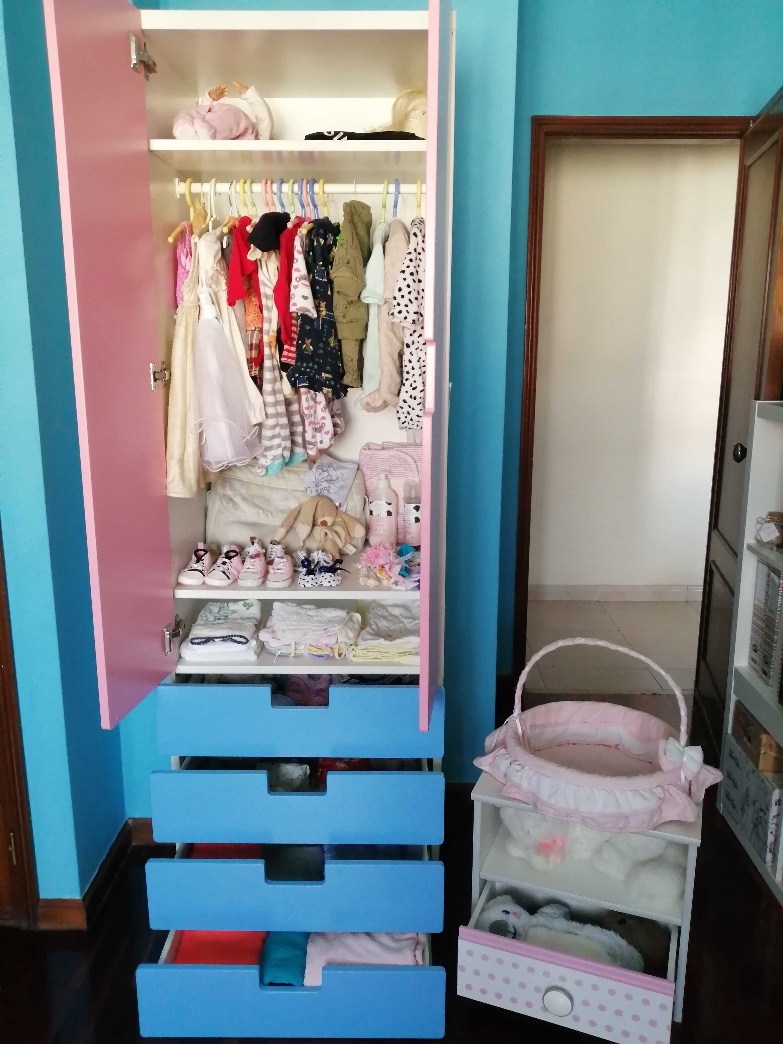 Armário de roupa + mesa de cabeceira infantil