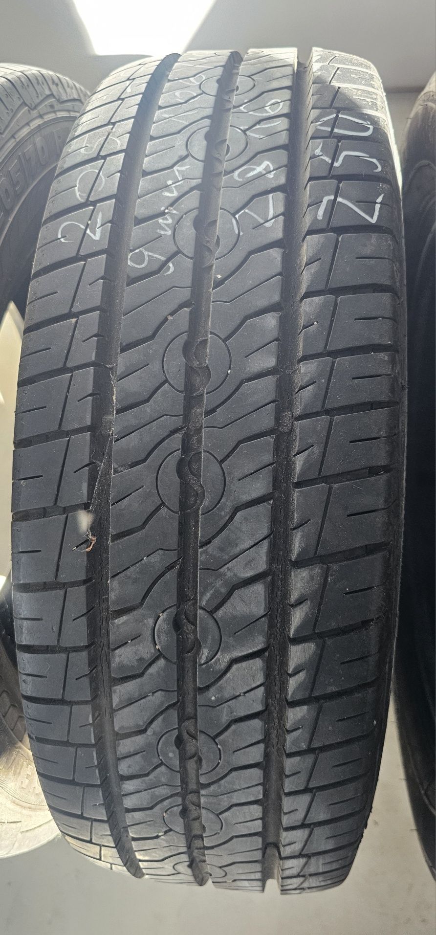 205/70R15C Semperit Van Life 2 Lato