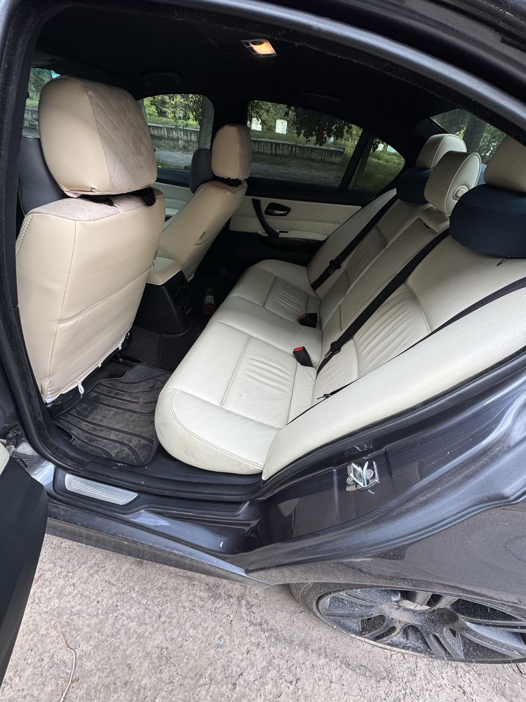 BMW 325xl  /e90