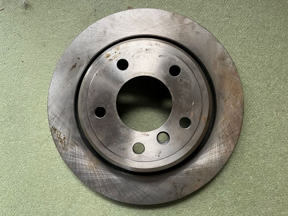 Продам задні тормозні диски BMW E39