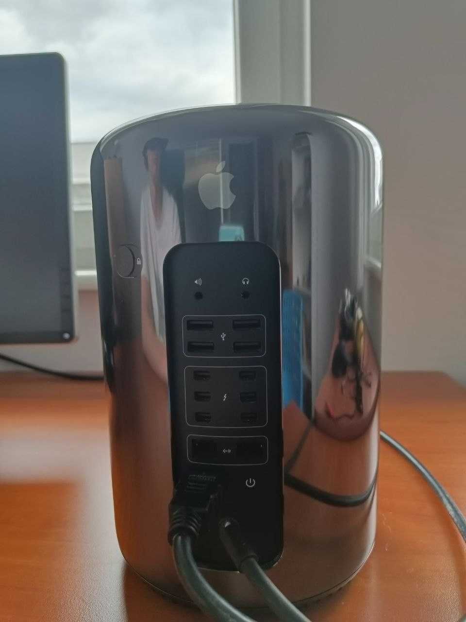 Mac Pro 2013 Late/ 3,7 GHz Quad-Core/ 48 GB/ 256 GB SSD