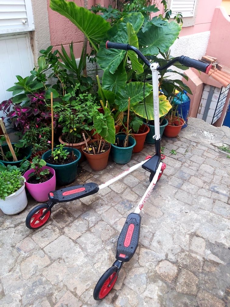 Vendo ou troco fliker de competição com as protecções e capacete