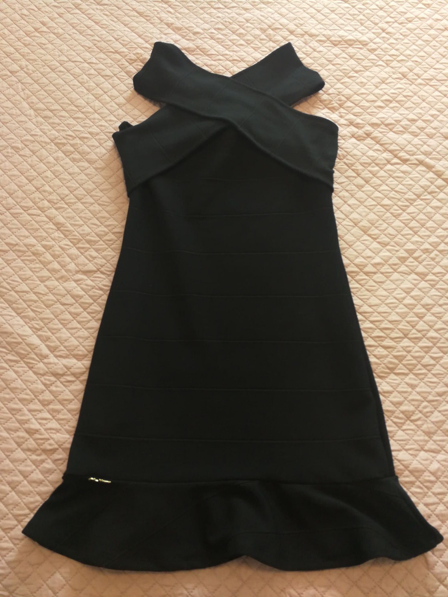 Vestido Preto com detalhe na alça