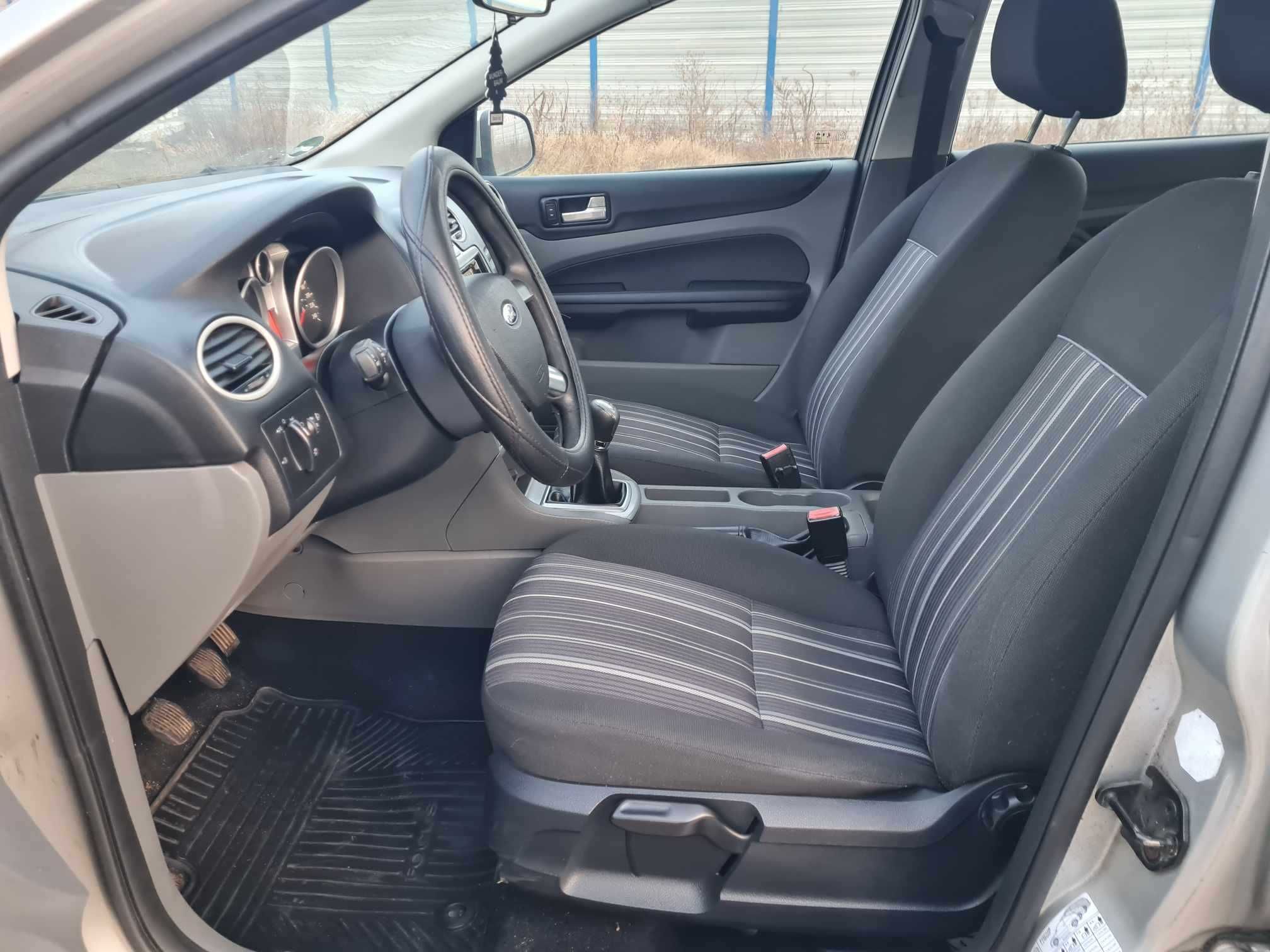 Ford Focus 1.6 tdci Klima duże radio z Niemiec