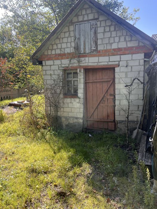 Будинок  з ділянкою