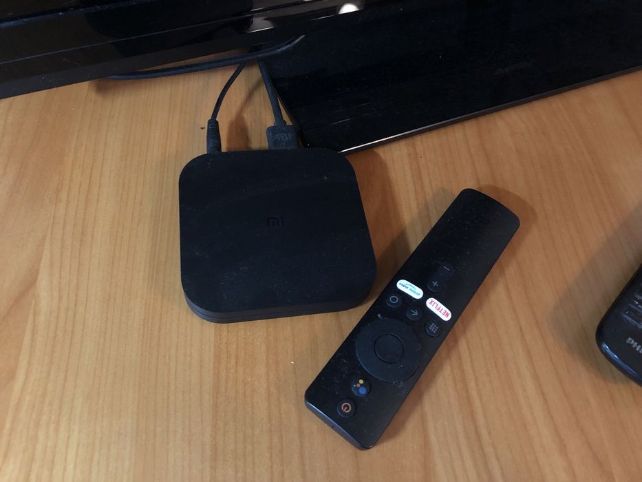 Телевізор бу Philips 32PFL3807 + смарт приставка xiaomi box