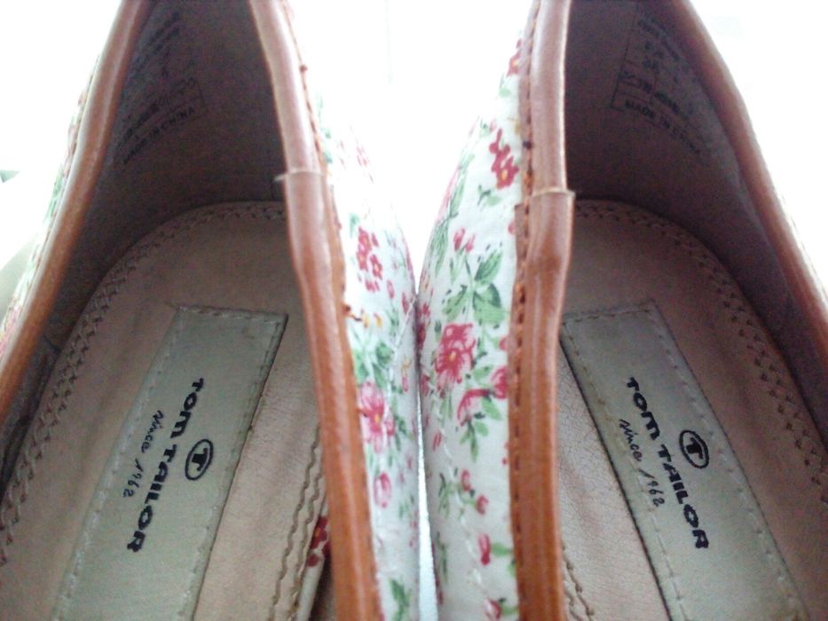 Туфли с цветочным принтом фирмы Tom Taylor