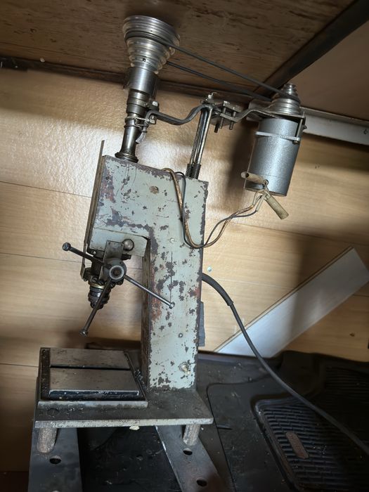 Продам свердлильний станок. Ціна 2500грн.