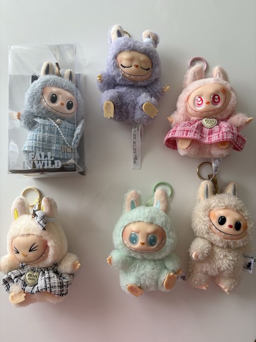 Coleção Labubus com roupas