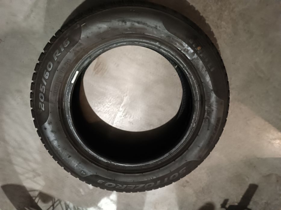 205/60R16 opony zimowe , Pirelli Sottozero MO rant ochronny