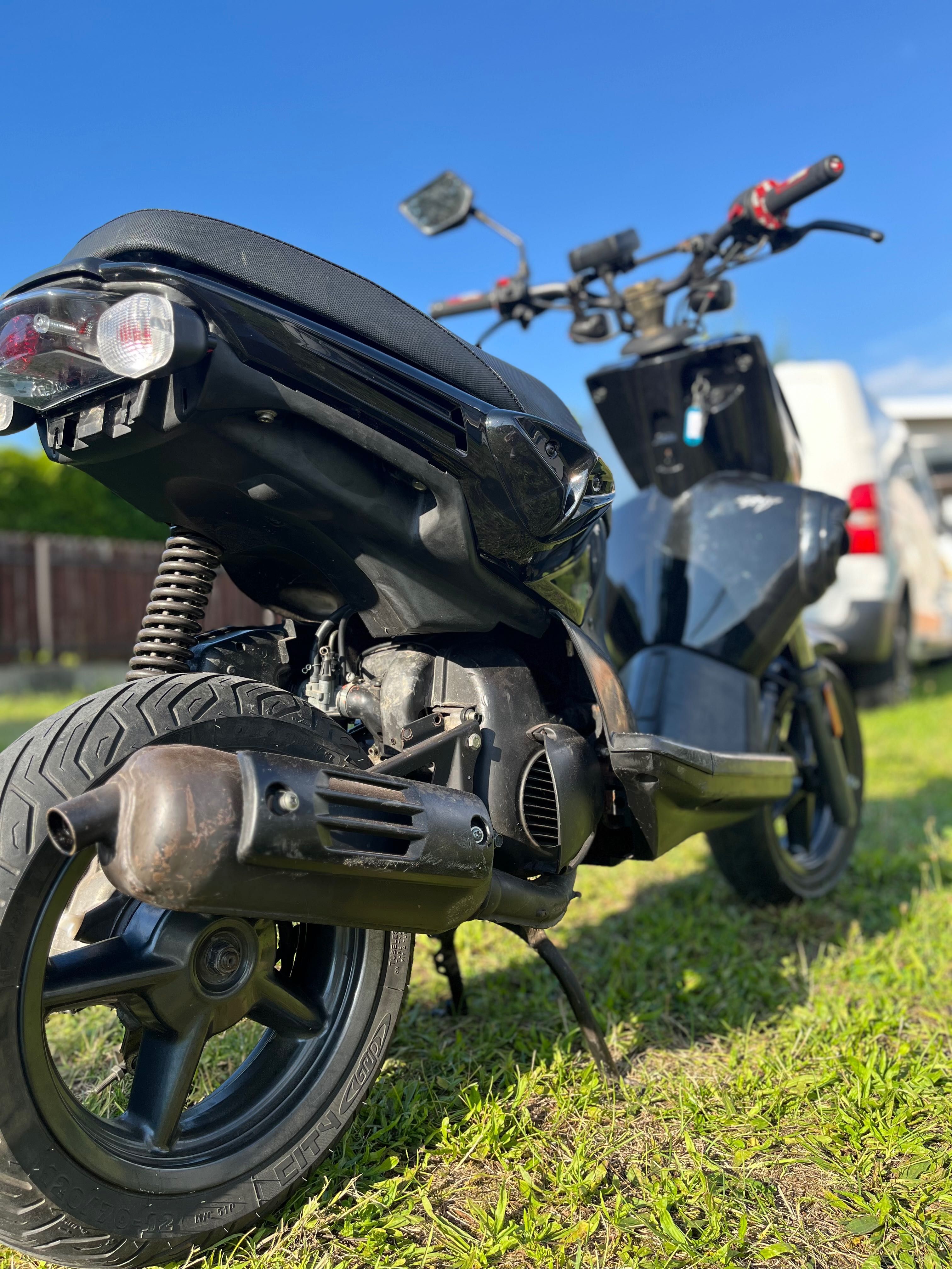 Yamaha/MBK Slider/stunt