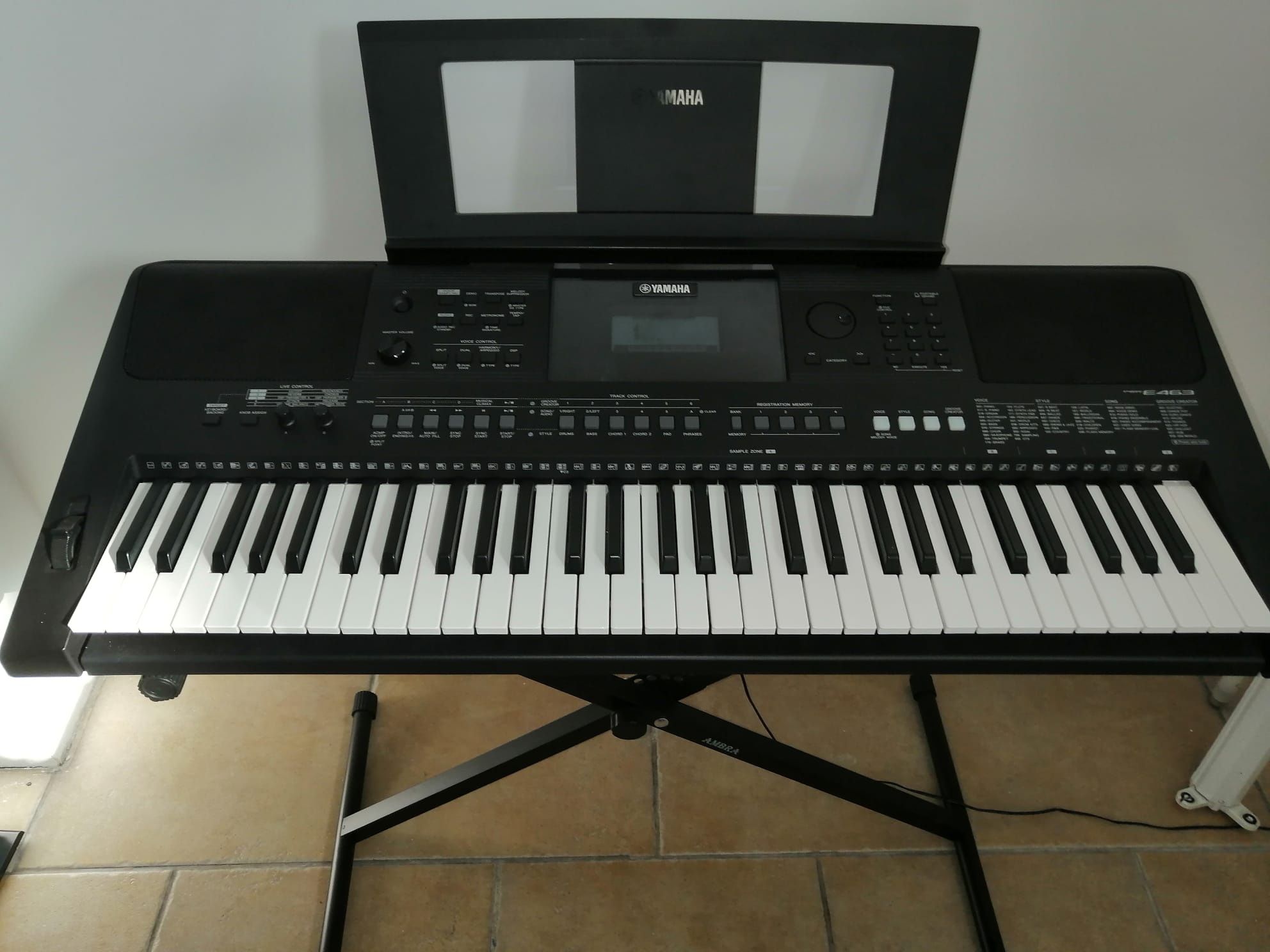 Keyboard Yamaha e463