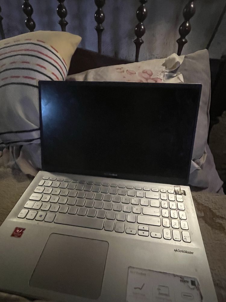 Computador ASUS em muito bom estado!