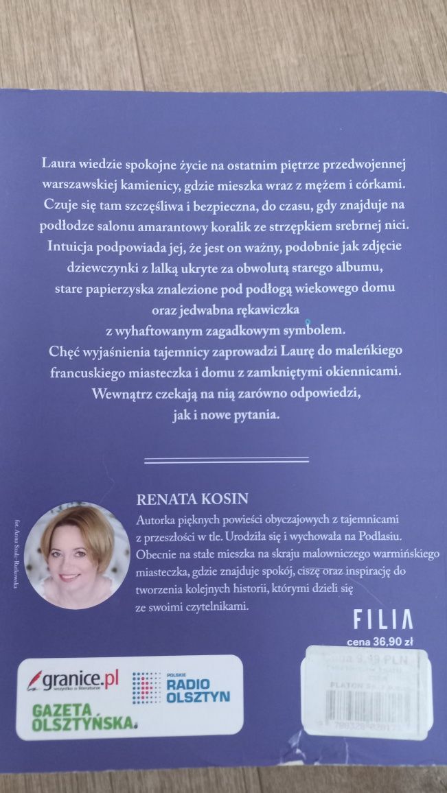 Renata Kosin, Jedwabne rekawiczki