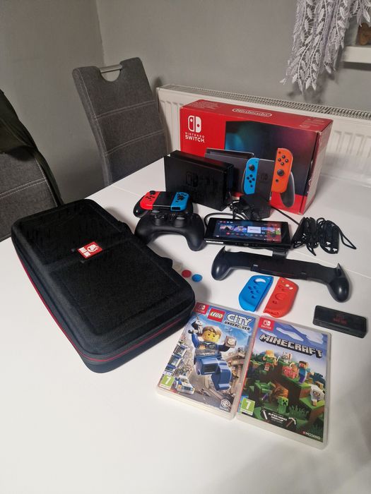 Konsola Nintendo Switch ^ 2 Pady ^ Gry ^ Torba ^ GRATISY !