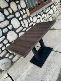 Drewniane stoliki z metalowa podstawa