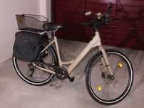 Bicicleta elétrica Beeq B400 exatamente nova e na garantia.