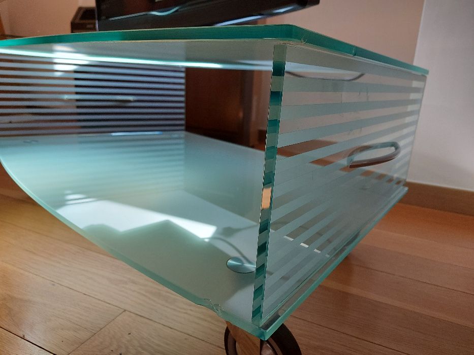 Mesa de vidro para televisão