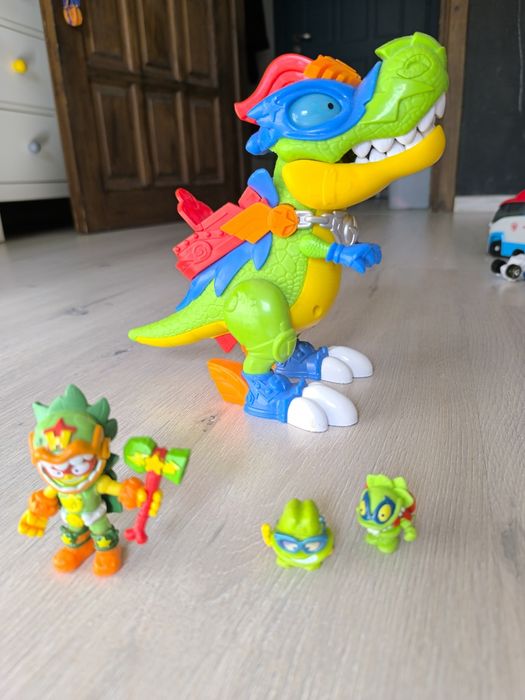 Zings Super Hero Dinozaur ryczący