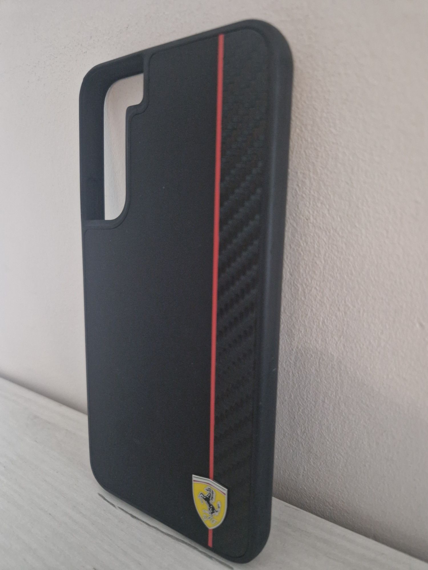 Oryginalne Etui FERRARI Hard Case On Track Carbon Samsung S22 Plus