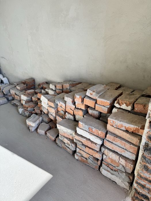 Цегла безкоштовно.