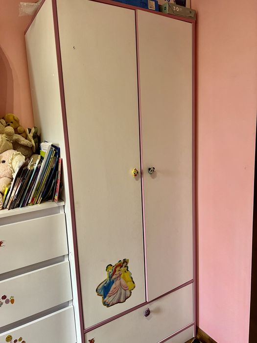 Меблі шафа дитяча