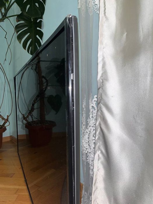 Телевізор LG 60UN71006LB дюймів 60 діагональ під запчастини з пультом