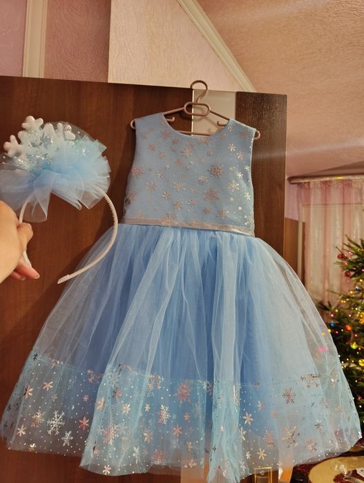 Новорічна пишна сукня з обручем  ,на 5-7 років
