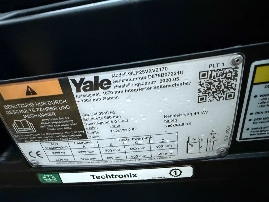 Навантажувач вилковий YALE GLP25VX