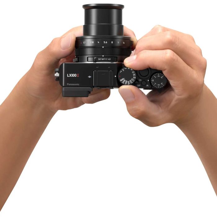 Aparat Panasonic Lumix DC-LX100 II czarny F 1.7–2.8, MOS 17MP typu 4/3