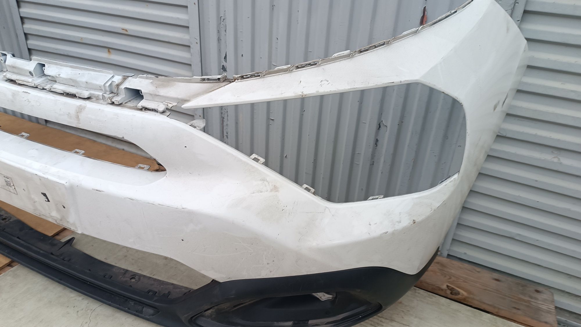Vendo parachoque de frente citroen C4 MK 3 ano 2020/23