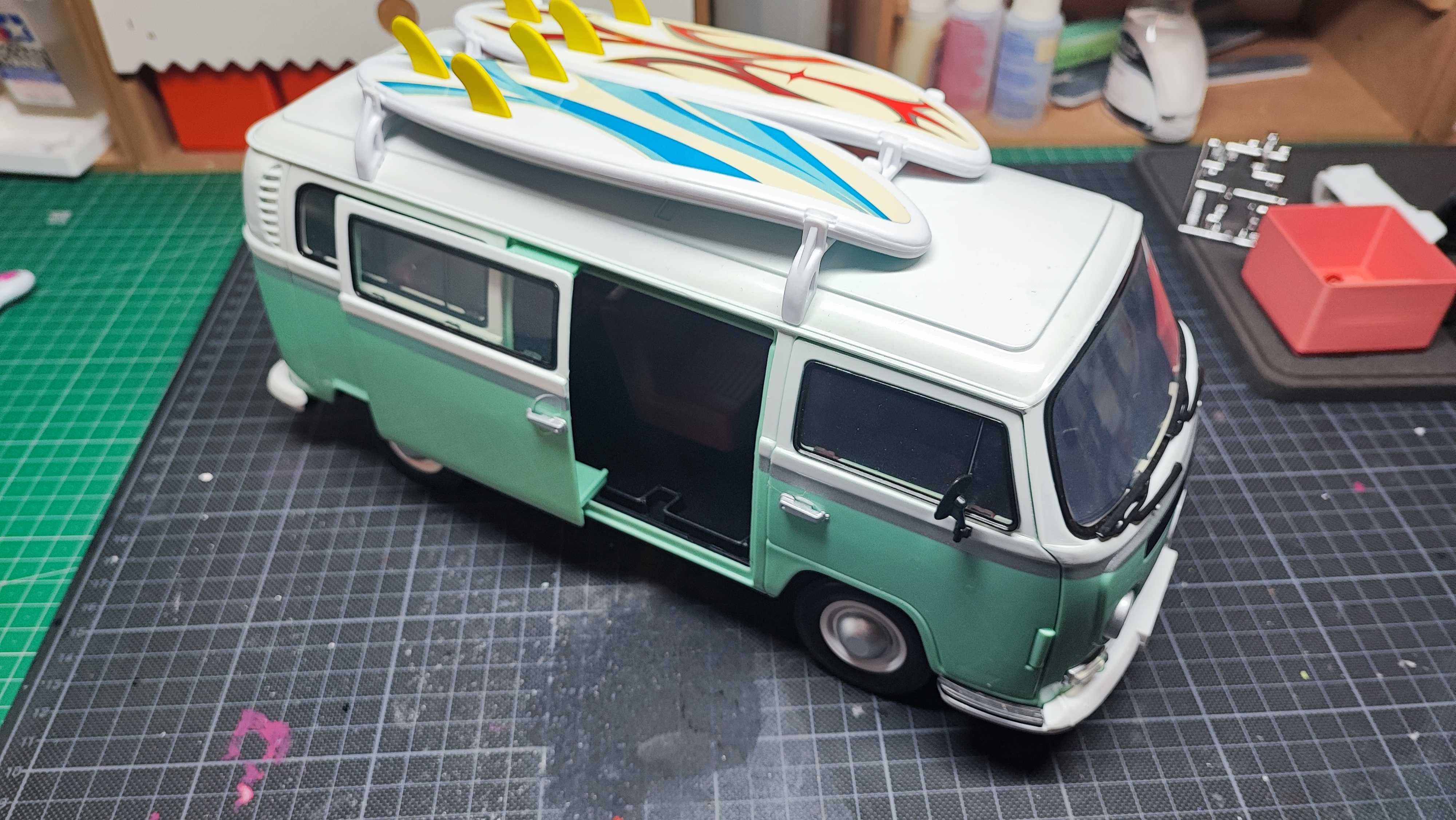 Retro Miniatura VW T2 Dickie Escala 1/14