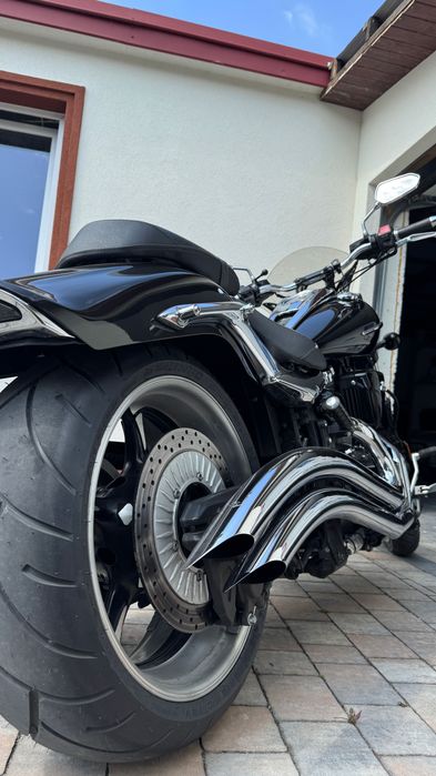 Yamaha Raider XVS 1900 doinwestowana.