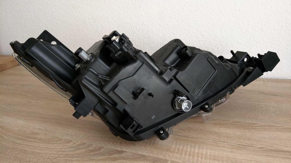 Фара LED Mazda 3 2016р + ориг, б/в, ліва OEM - BSP5-51-041J