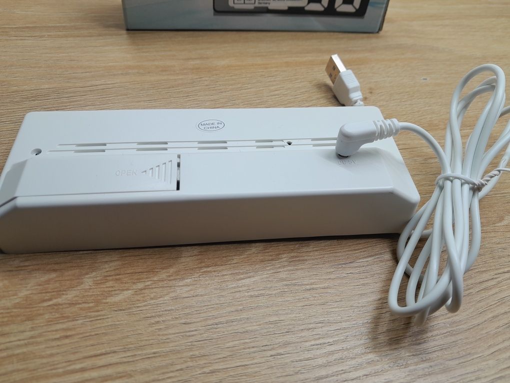 Cyfrowy budzik lustrzany, model sz810 temperatura, cichy, LED,