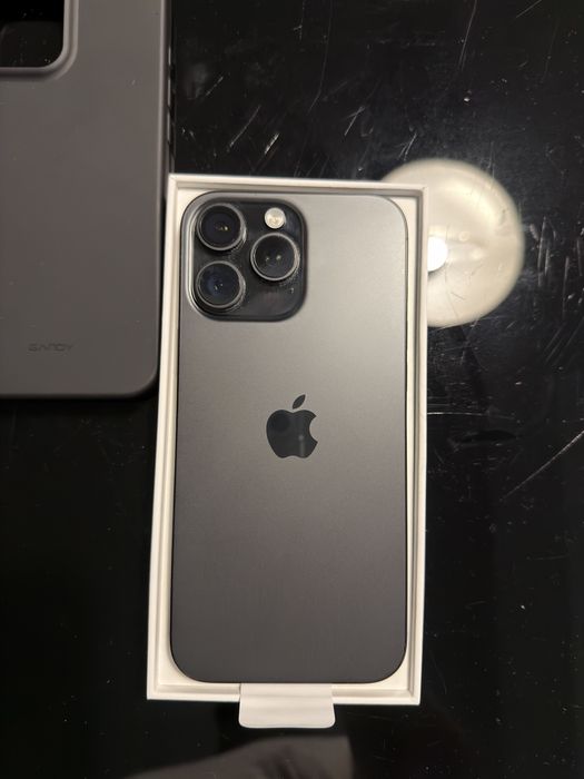 Iphone 16pro max excelente estado